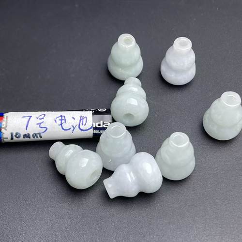 天然翡翠A货大通孔葫芦13X18mm