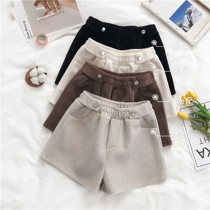 Shooting new Korean version of high waisted and thin wide leg pants and shorts, women's casual pants with woollen boots