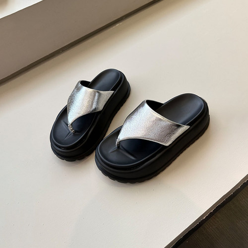 松糕人字真皮牛皮小个子厚底拖鞋