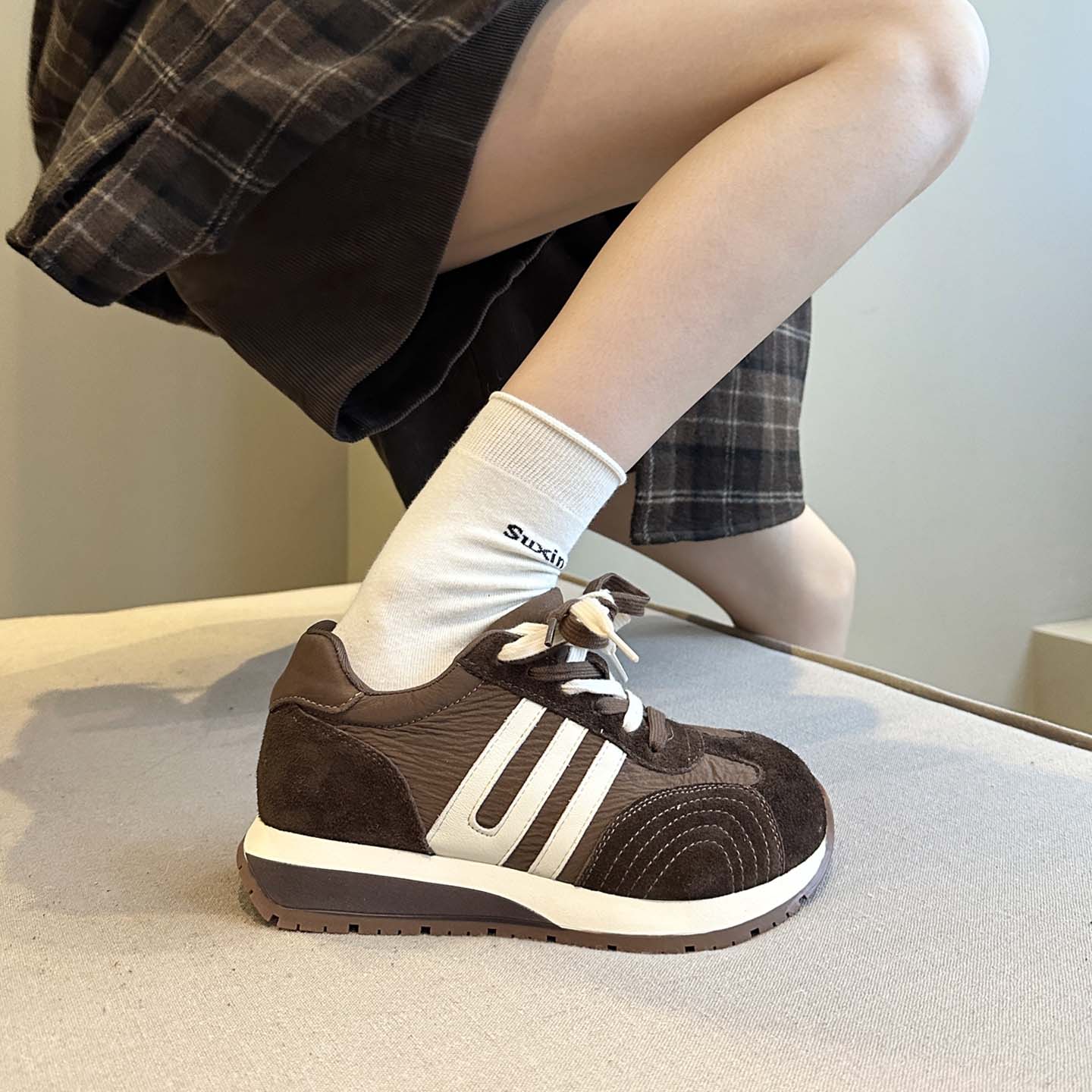 格雷系流行趋势~新款真皮显脚小内增高复古德训鞋女鞋休闲阿甘鞋