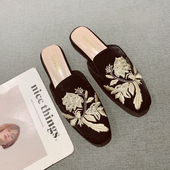 百搭外穿半拖鞋 国风刺绣复古方头包头平底拖女外穿2026年新款 时尚