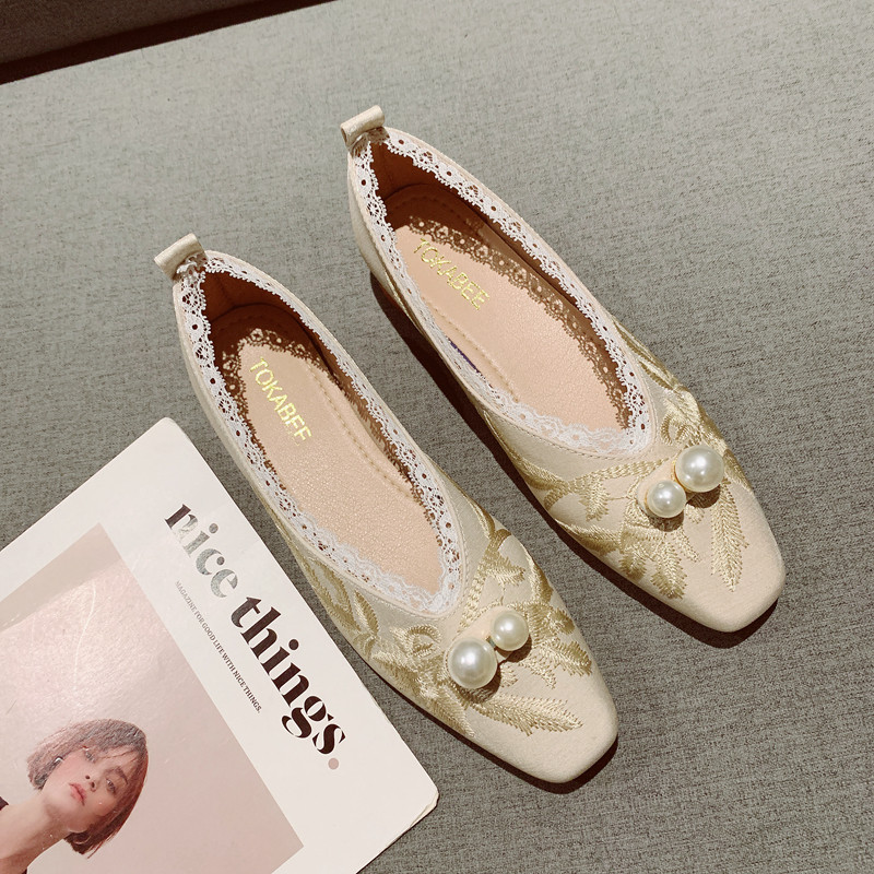 新中式国风刺绣单鞋2025春夏季新款缎面气质配旗袍粗跟浅口秀禾鞋