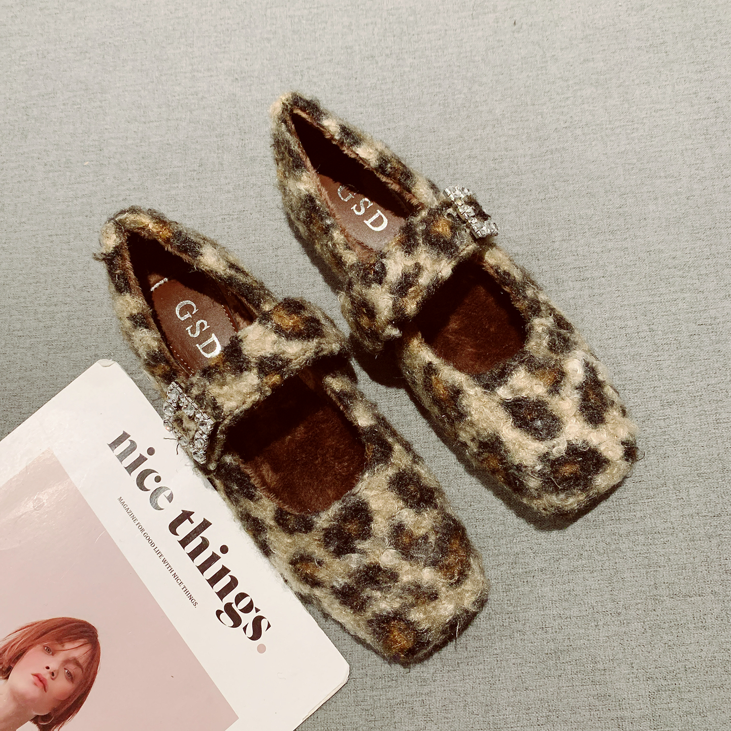 简约百搭一字带平底加绒毛毛鞋女