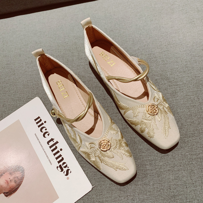 国风刺绣一字带低跟单鞋女2025年新款韩版浅口方头百搭通勤工作鞋,女鞋,玛丽珍鞋,淘宝优惠券,粉丝福利购,淘宝优惠卷