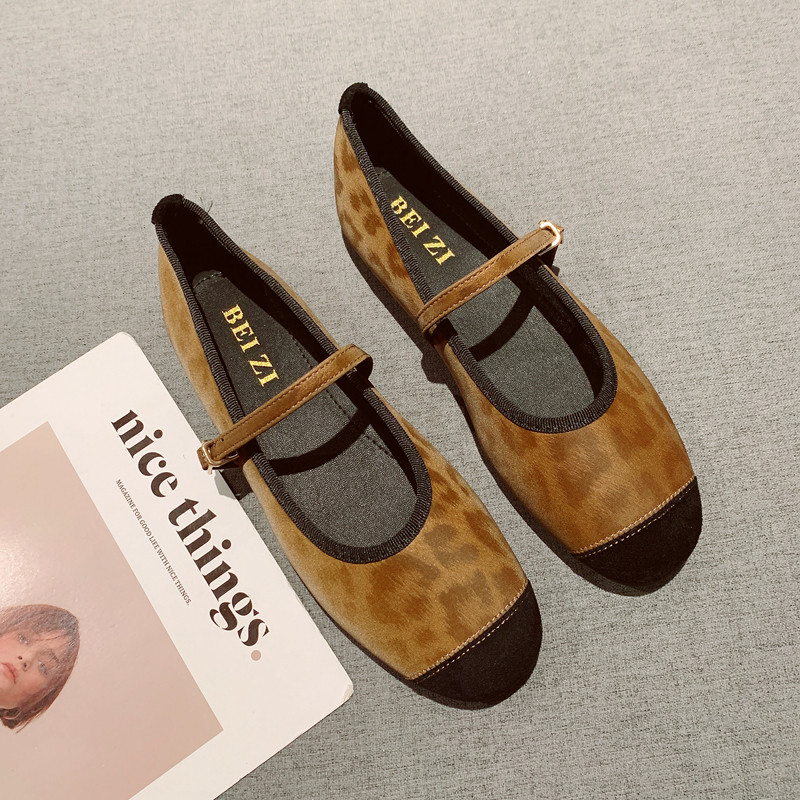 一字带豹纹圆头平底单鞋女2026年新款舒适软底百搭通勤工作瓢鞋