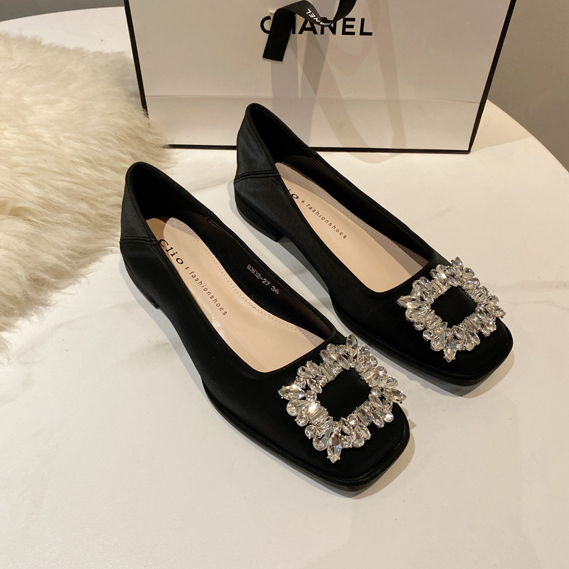 方跟低跟单鞋女配裙子2026新款春款法式优雅晚晚风方头水钻单鞋