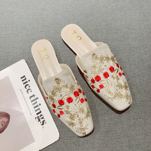 舒适软底方头凉拖 新款 刺绣花朵一脚套包头平底半拖鞋 女2025年夏季