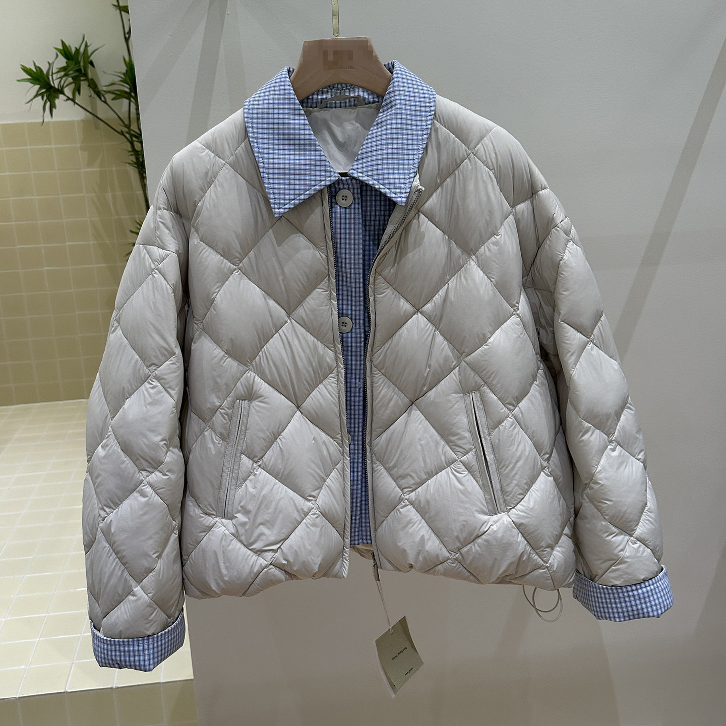 90白鸭绒衬衣领菱形格短羽绒服女