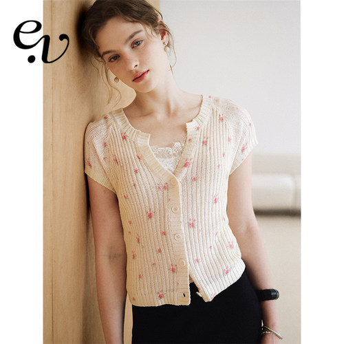 法式复古短袖V领碎花针织衫