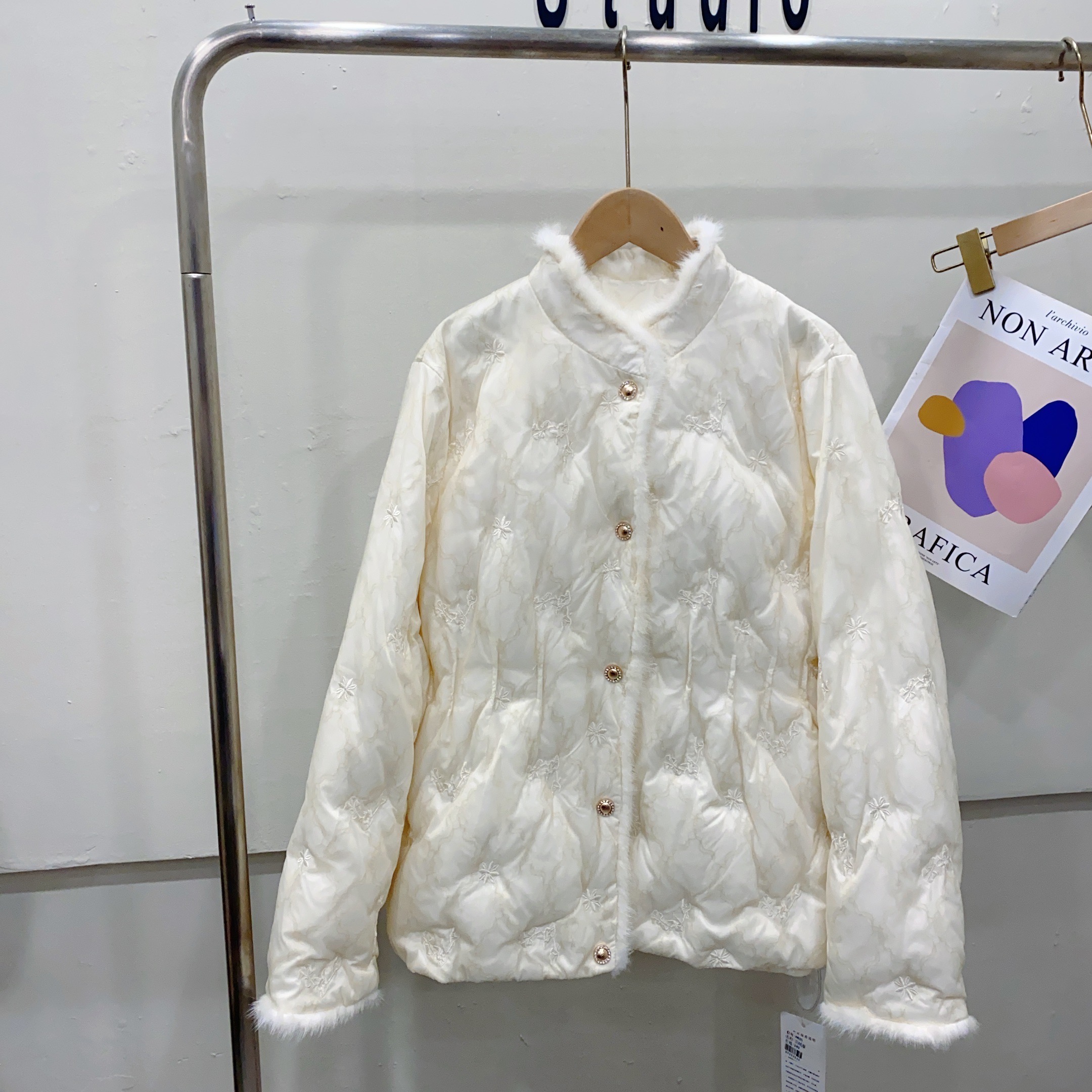 时尚水貂绒羽绒服女2025冬季新款轻奢新中式复古刺绣修身短款外套