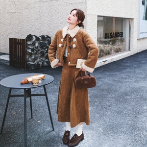 棕色保暖复古牛角扣外套两件套女2025冬季氛围感半身裙淡人两件套图片