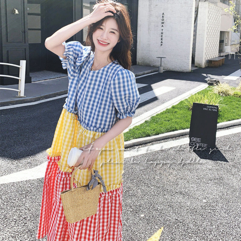 撞色拼接连衣裙夏季2025新款韩版洋气泡泡袖格子多巴胺短袖公主裙图片