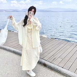 2025夏季新款度假风森女甜美碎花吊带连衣裙女夏季防晒衬衣开衫图片