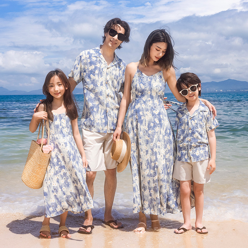 不一样的亲子装一家四口夏季海边度假网红母女装沙滩裙连衣裙高端
