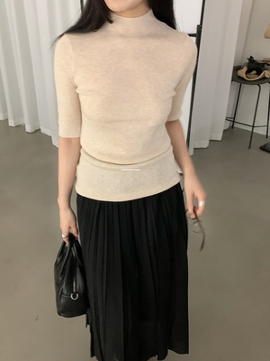 气质简约百搭超弹力中袖针织衫