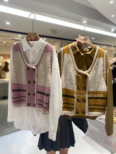 韩系撞色条纹针织马甲宽松V领