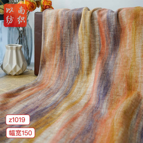 油画针织梦幻绣极光色彩秋冬时装面料纬弹刺毛工艺设计艺术布料