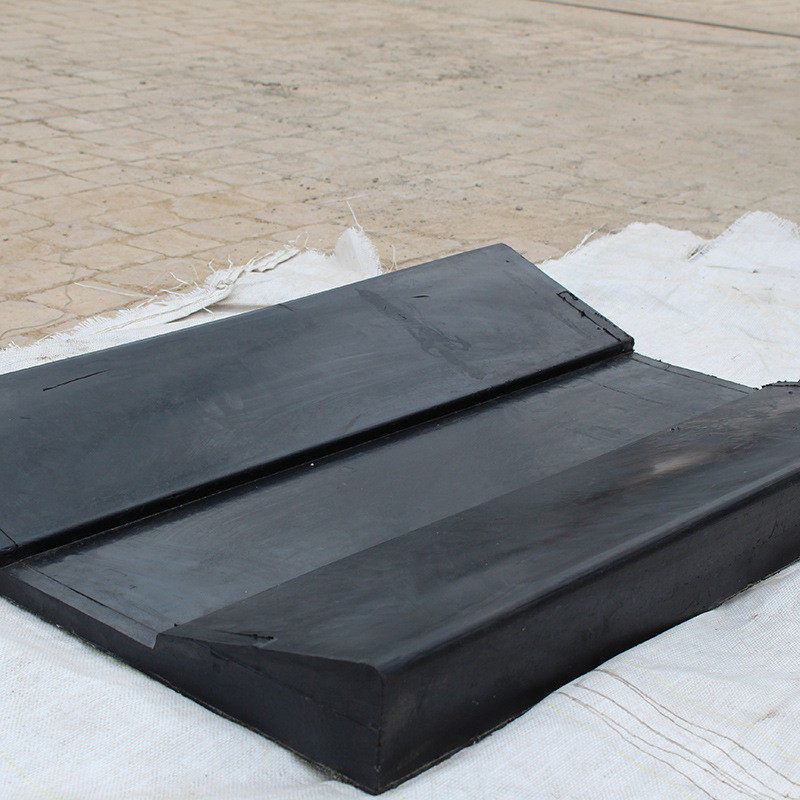 钢卷橡胶鞍座金属卷板底座橡胶垫板配件固定铝材橡胶u型垫片