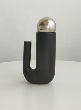 态生活北欧现代创意酒柜客厅电视柜书柜抽象人物雕塑软装饰品摆件