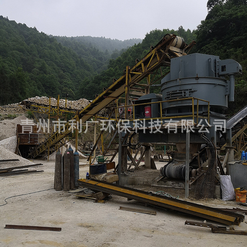 热销砂制砂机青石移动破碎站建筑垃圾鹅卵石灰石制移动式粉碎机