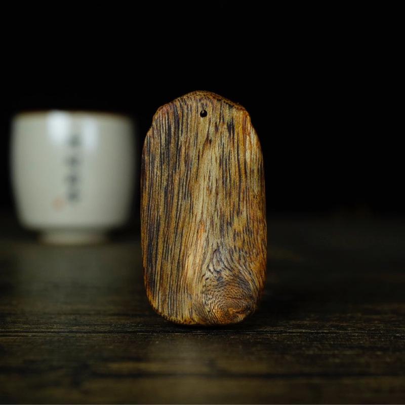 绿奇楠沉香无事牌满 手把件 雕刻牌男女款 木质古风 老料吊坠结油