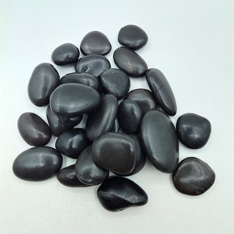 热销厂家供应工程铺路园林装饰黑色抛光鹅卵石景观鱼缸水池垫底雨