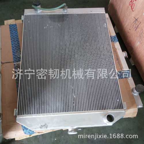 热销全车挖掘机配件pc200/pc300/pc400水箱散热器20y-03-21960