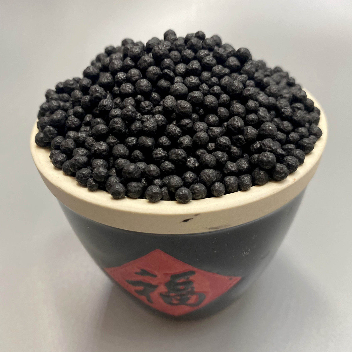 有机肥梅花生物黑色厂家直销有机肥肥料秸秆肥颗粒梅花有机肥