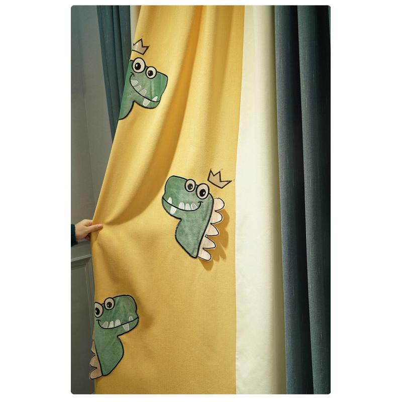 绿色笨笨龙窗帘绣花男孩卧室遮光麻料绣花拼接卡通成品定制厂家