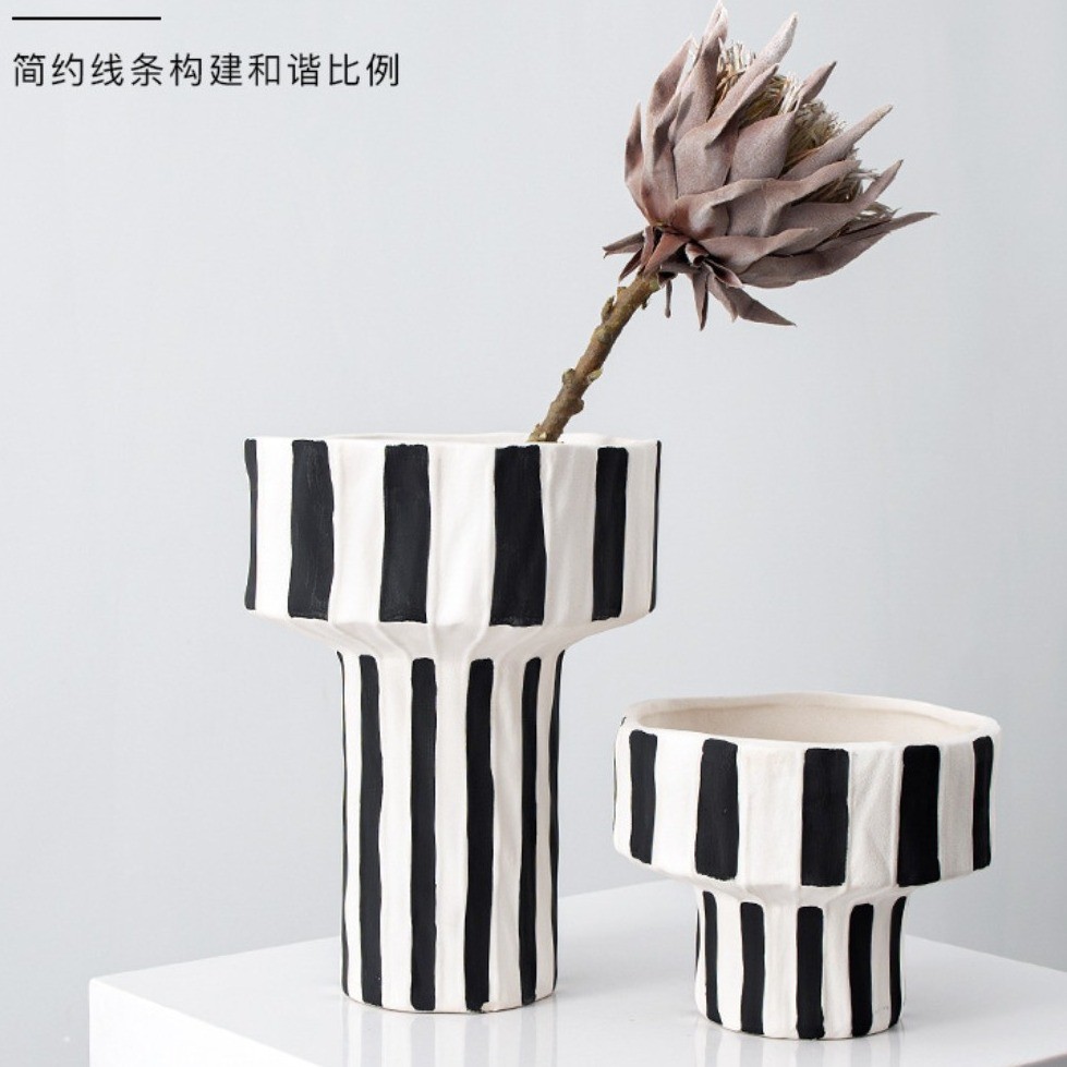 陶瓷花瓶创意黑白条纹宽口摆件样板房家居客厅餐桌插花器软装饰品