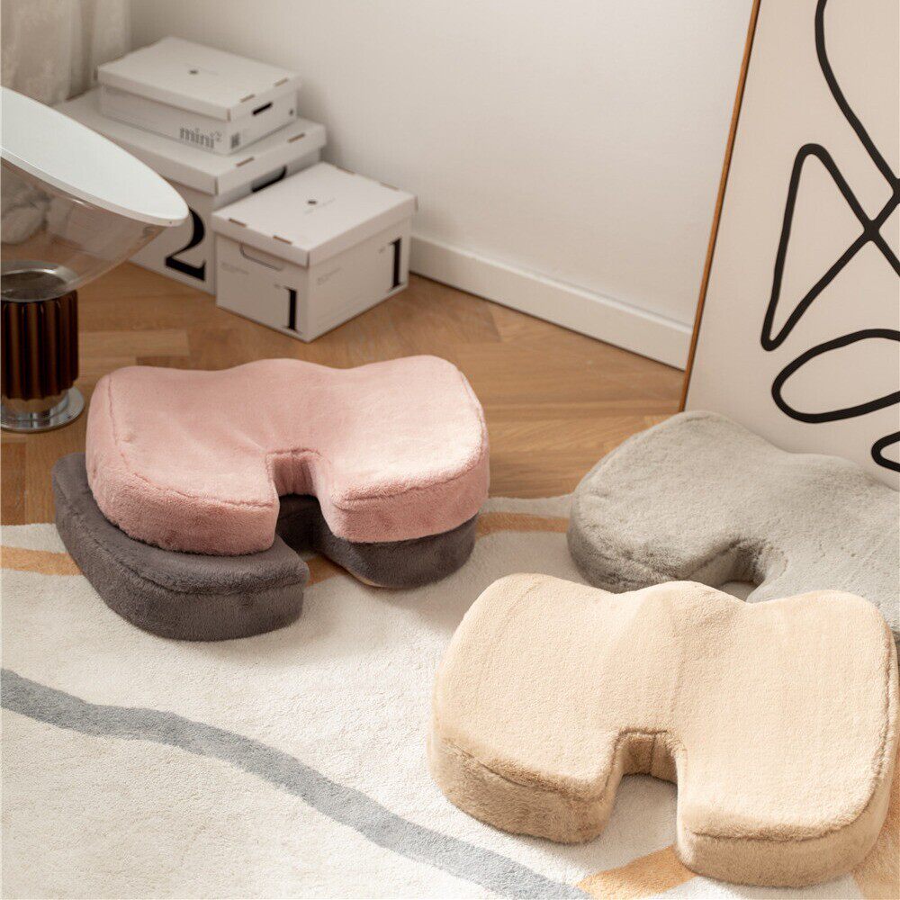 兔毛绒记忆棉护臀垫加绒坐垫触感柔软防滑滴塑加厚U型慢回弹垫子