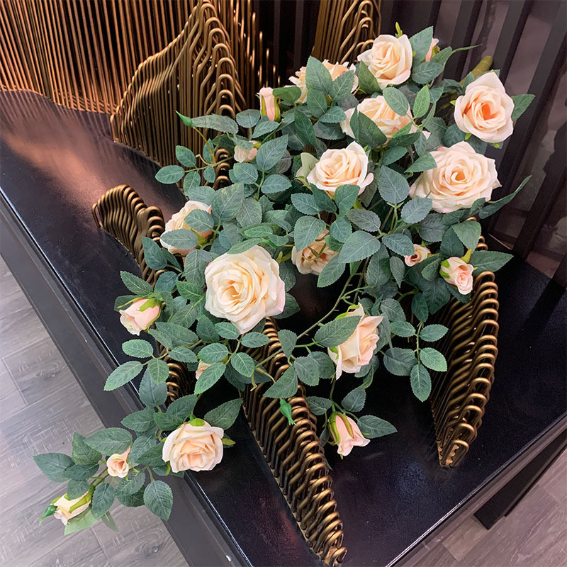 仿真玫瑰花藤屋顶管道遮挡装饰藤塑料假藤蔓空调缠绕蔷薇花藤条挂
