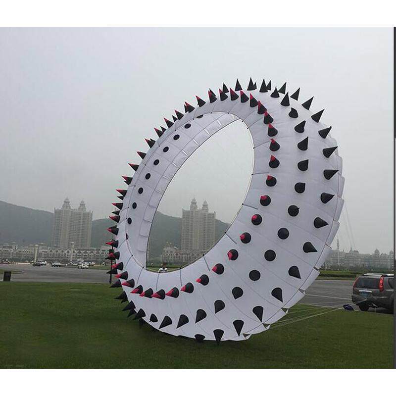 刺环风筝公园龙风筝滚地风筝会大型软体风筝展示风筝