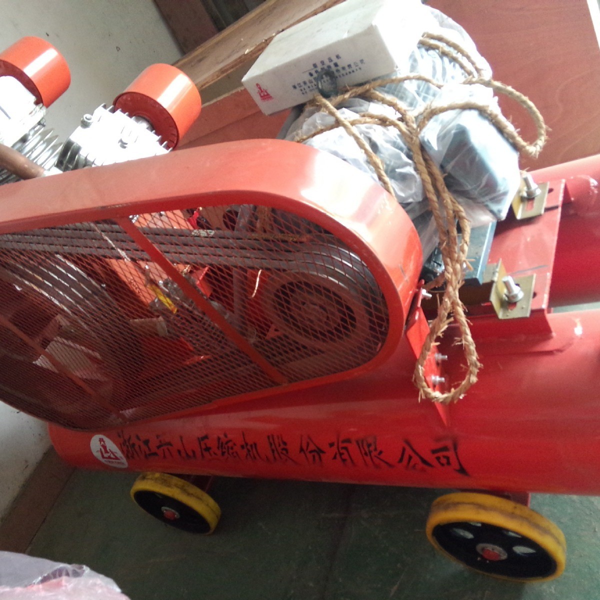 潮银空压机内燃机w-3/5带风镐用空气压缩机