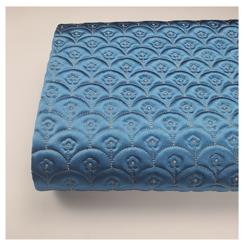 防滑冰丝绗面料半成品沙发垫子布料绣批发夹棉沙发套布沙发垫辅料