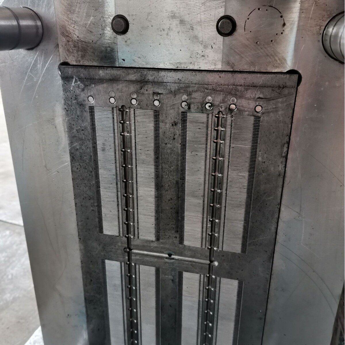 针工针模具手穿针子母扣排针粗胶针细胶胶字模内拉伸模具热流道