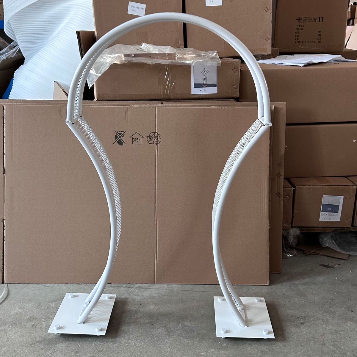 婚礼新款网纹拱月型金属花架婚礼堂主布置花器t台路引桌道具