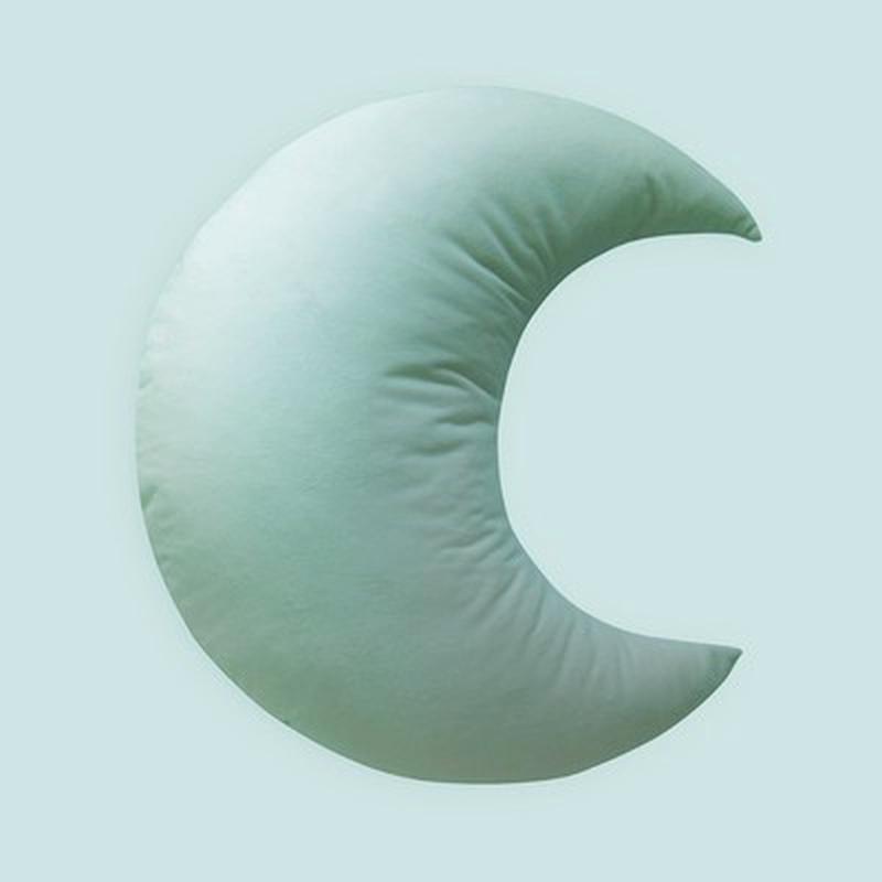 ins风可爱少女月亮型靠枕办公室心形汽车抱枕靠垫儿童可爱抱枕