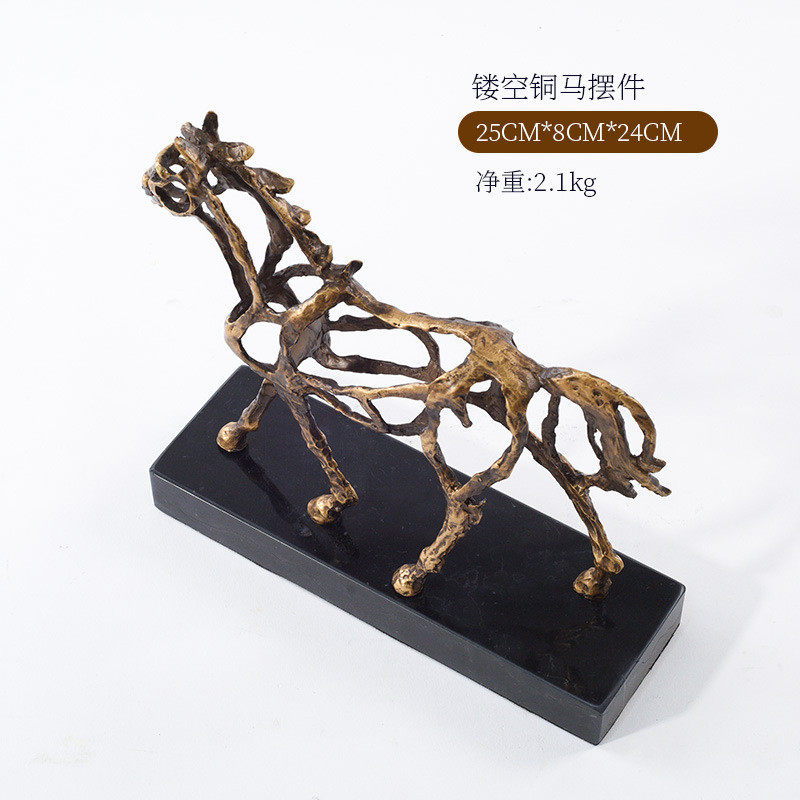 新中式创意镂空抽象摆件低头马样板房玄关柜软装书房客厅饰品摆件