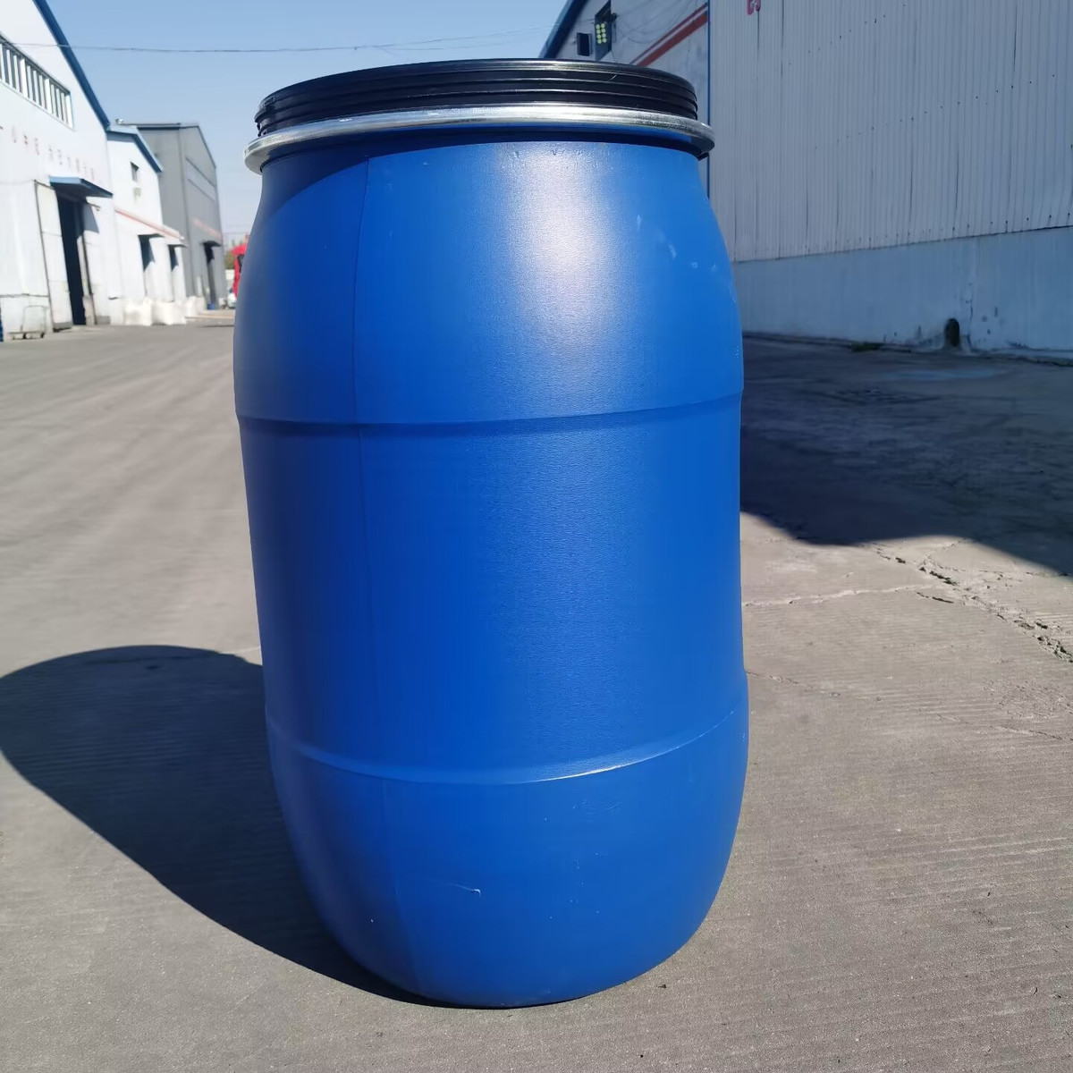 加厚蓝色避光铁箍法兰桶工业化工助剂圆形包装桶大口密封塑料桶