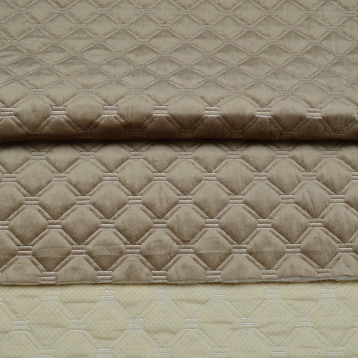 沙发垫布料卷材厂家批发夹棉绗缝半成品面料荷兰绒绗绣防滑沙发布