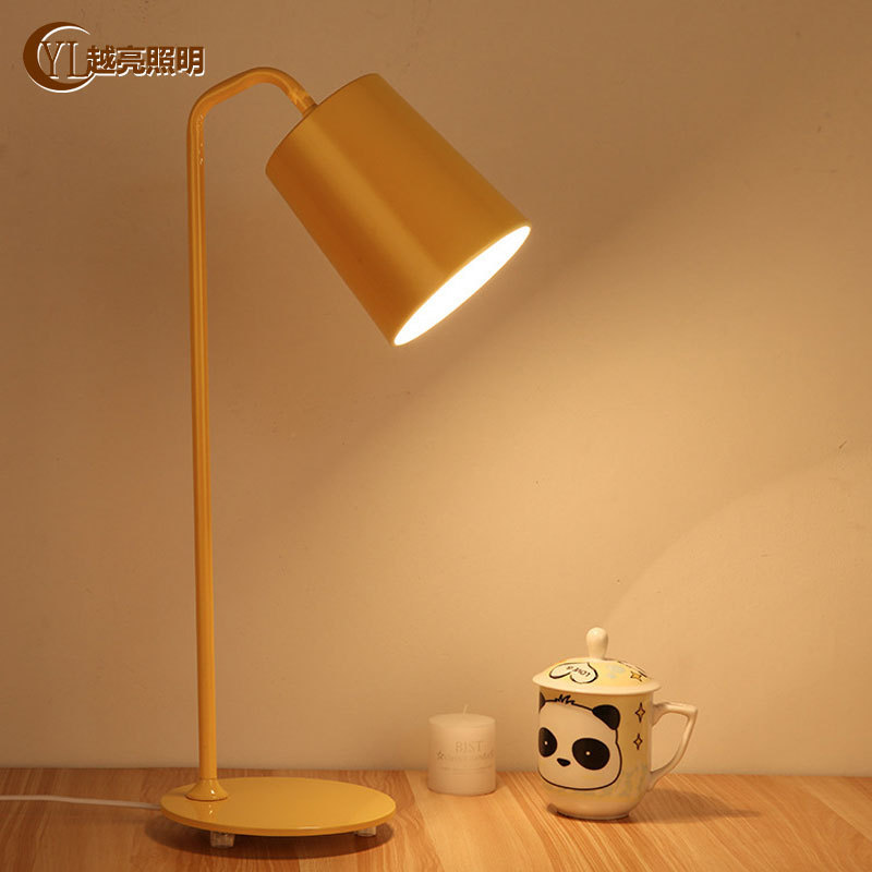 个性铁艺护眼学习台灯简约北欧卧室床头办公桌书桌补光灯台灯专用