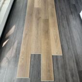 现货6.5mm木纹石塑地板防水耐磨无缝spc锁扣地板卡扣式 免胶加厚