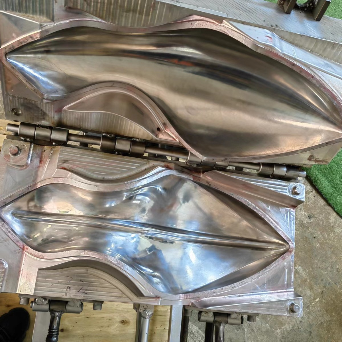 pu聚氨酯自结皮小海豚瑜伽铝模铝制订做小型模具造型一体式