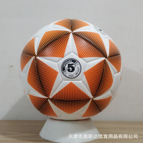 批发厚度高品质5号机缝足球4mm准pu缠纱内胆不露线工艺12片压痕