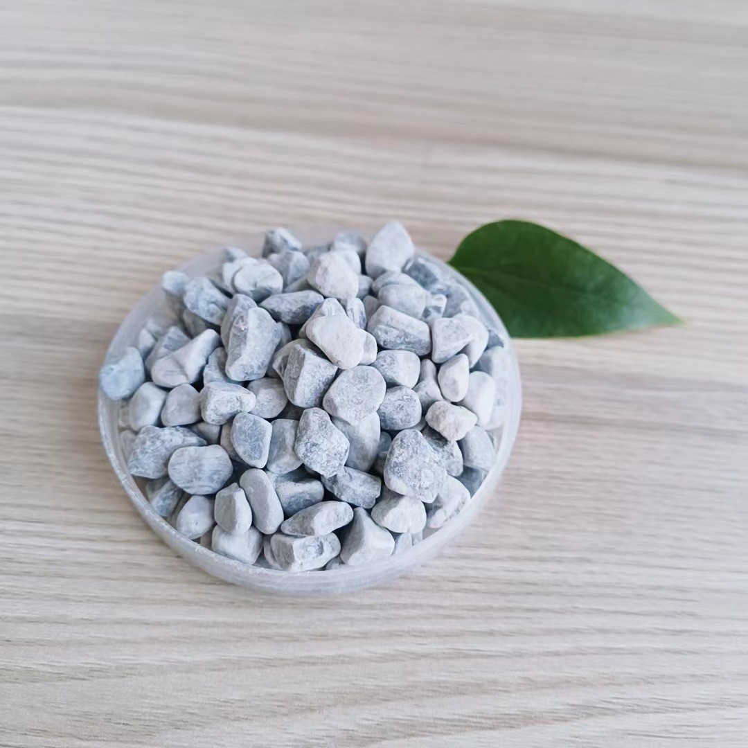 供应浅灰黑色水洗石园林庭院铺路色砾石造景装饰磨圆深灰色石子