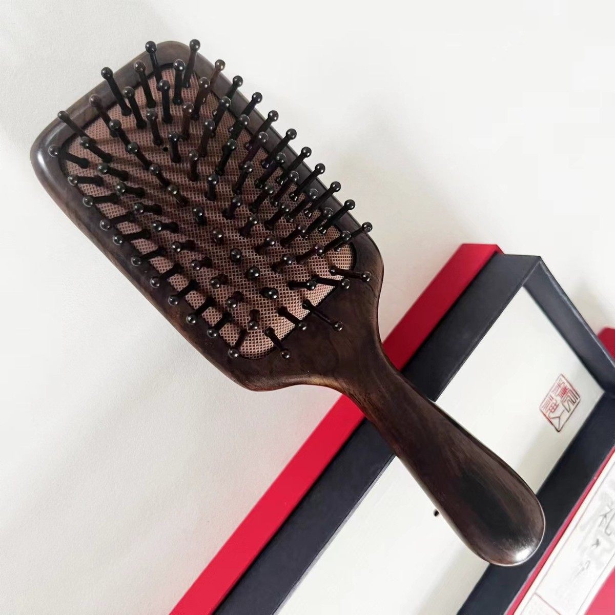 定制黑檀木气垫梳彩绘檀木梳子中号批发女士专用直发卷发按摩梳中,农机/农具/农膜,播种栽苗器/地膜机,淘宝优惠券,粉丝福利购,淘宝优惠卷