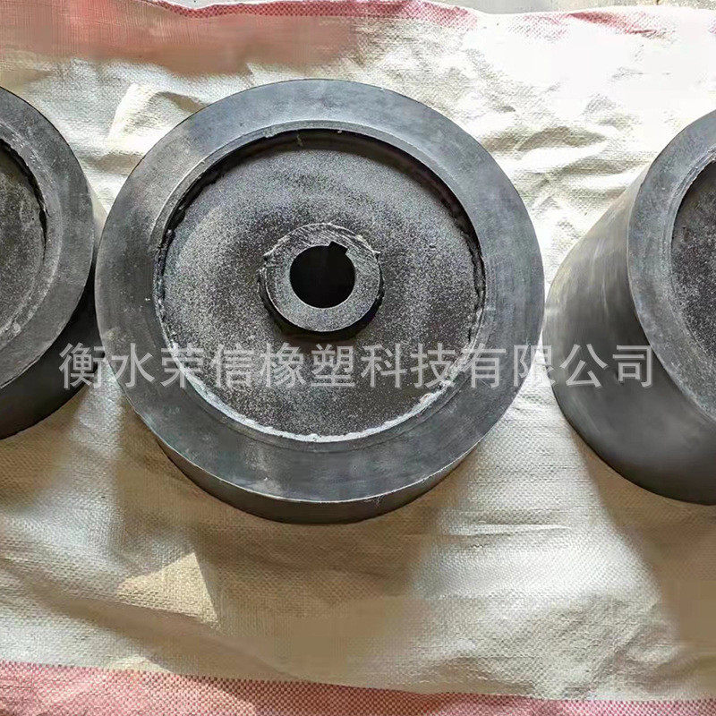 厂家批发捣承重型橡胶轮铸铁实心轮片轮定做炉机实心轮胎