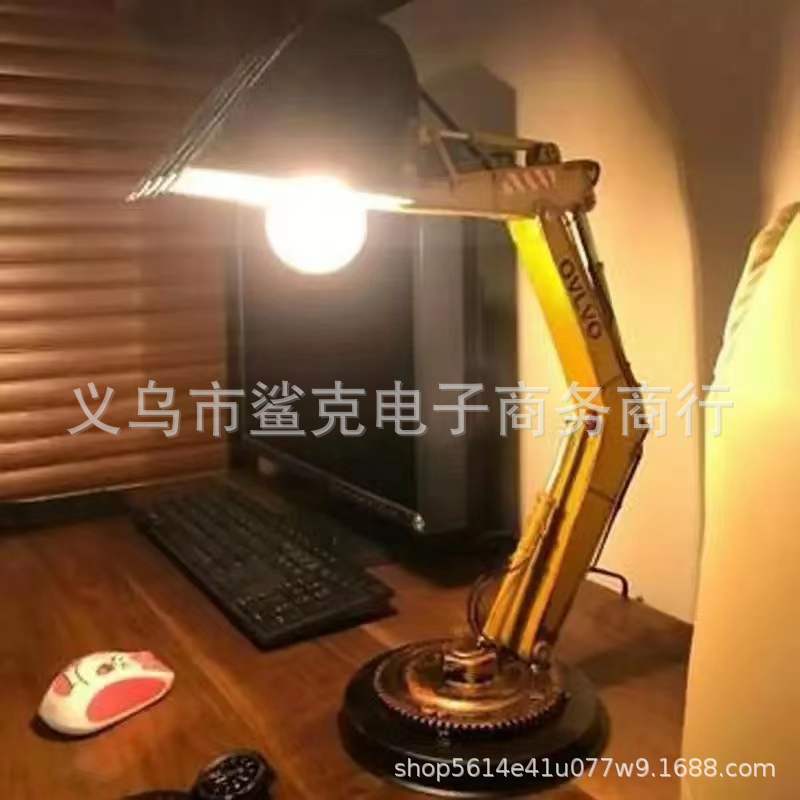跨级新款仿真挖土机小夜灯房间客厅树脂工艺品装饰小摆件创意礼品