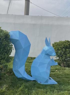 不锈钢彩色雕塑松鼠几何块面动物抽象猫编织金属户外绿地景观摆件